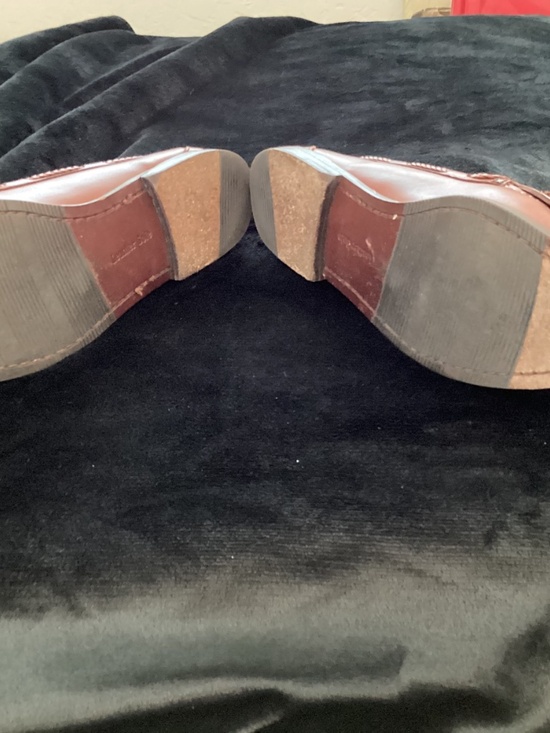 Louis Roth, men’s slip-on loafers, size 8.5D, all leather, tassels, gently used